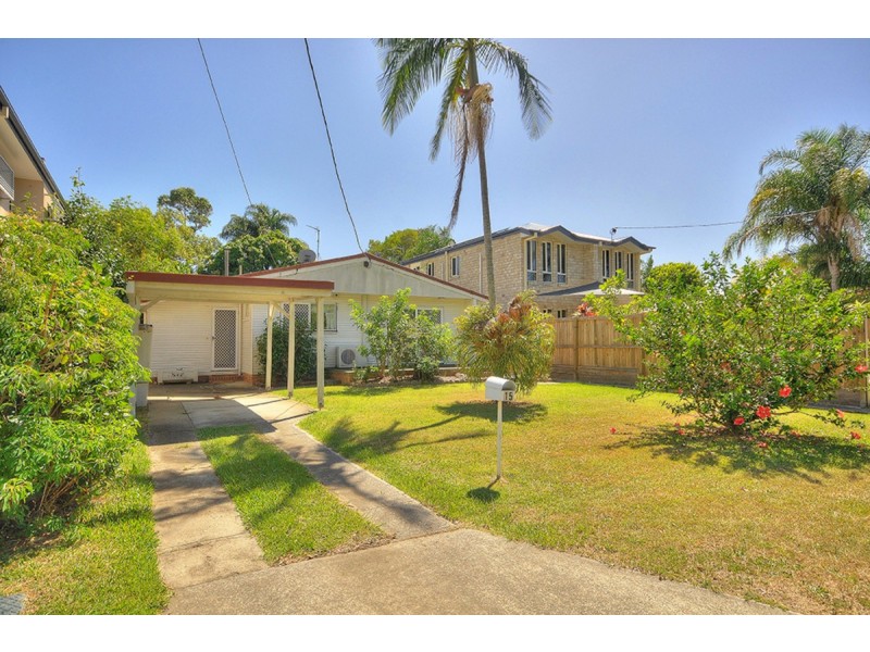 15 Nevenia Street, Labrador QLD 4215
