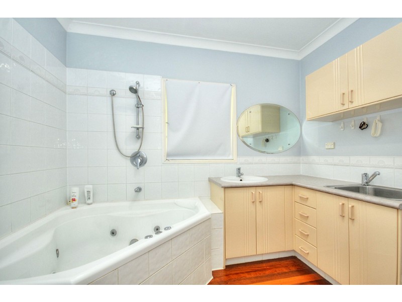 15 Nevenia Street, Labrador QLD 4215