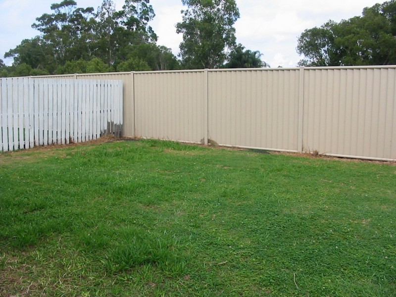 2/130 Kumbari Avenue, Labrador QLD 4215