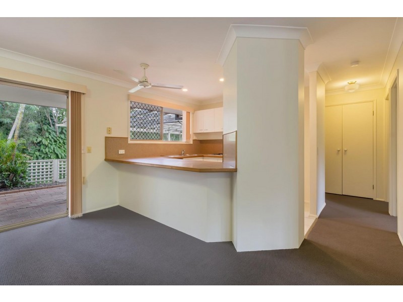 27/33 Edmund Rice Drive, Southport QLD 4215