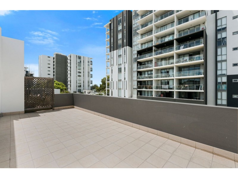 13/18-22 Parker Street, Labrador QLD 4215