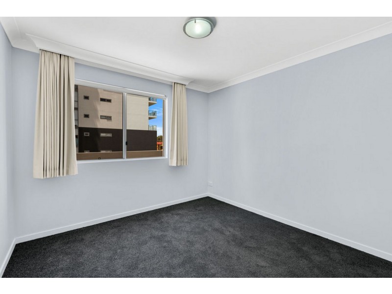 13/18-22 Parker Street, Labrador QLD 4215