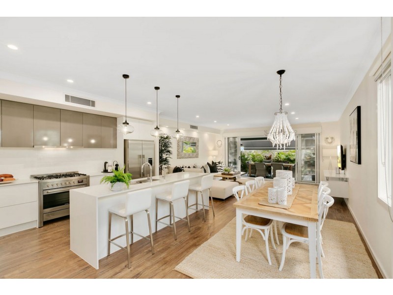 2/19 Cawthray Street, Biggera Waters QLD 4216