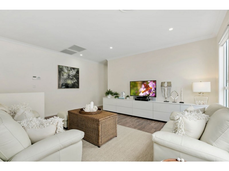 2/19 Cawthray Street, Biggera Waters QLD 4216