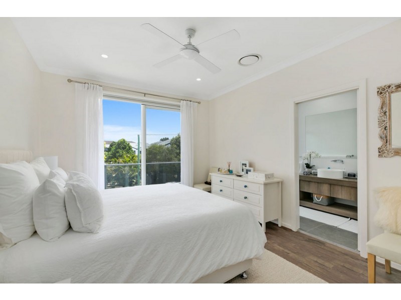 2/19 Cawthray Street, Biggera Waters QLD 4216