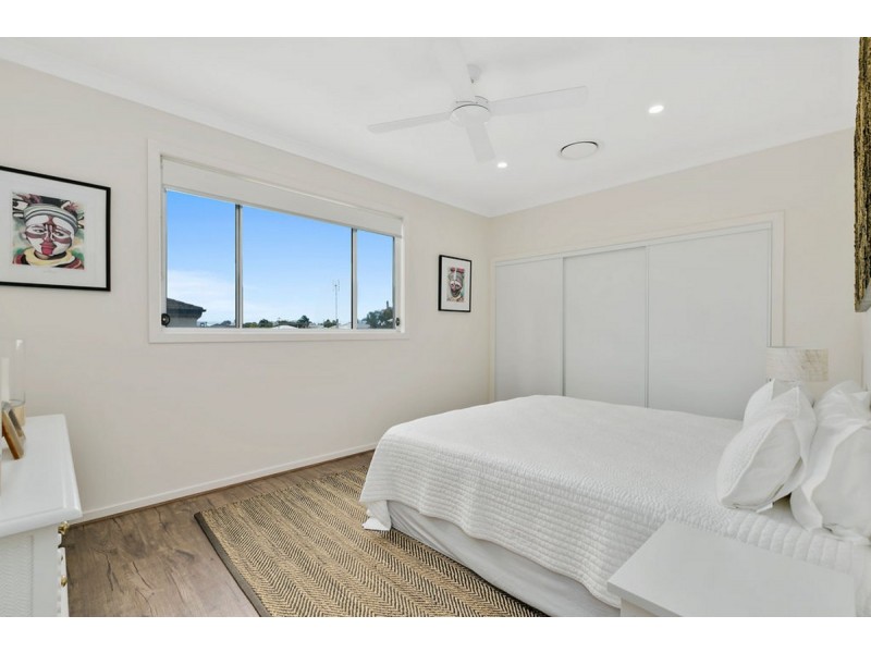 2/19 Cawthray Street, Biggera Waters QLD 4216