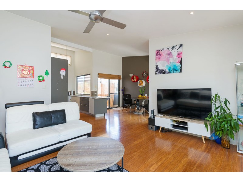 1/30 Broad Street, Labrador QLD 4215