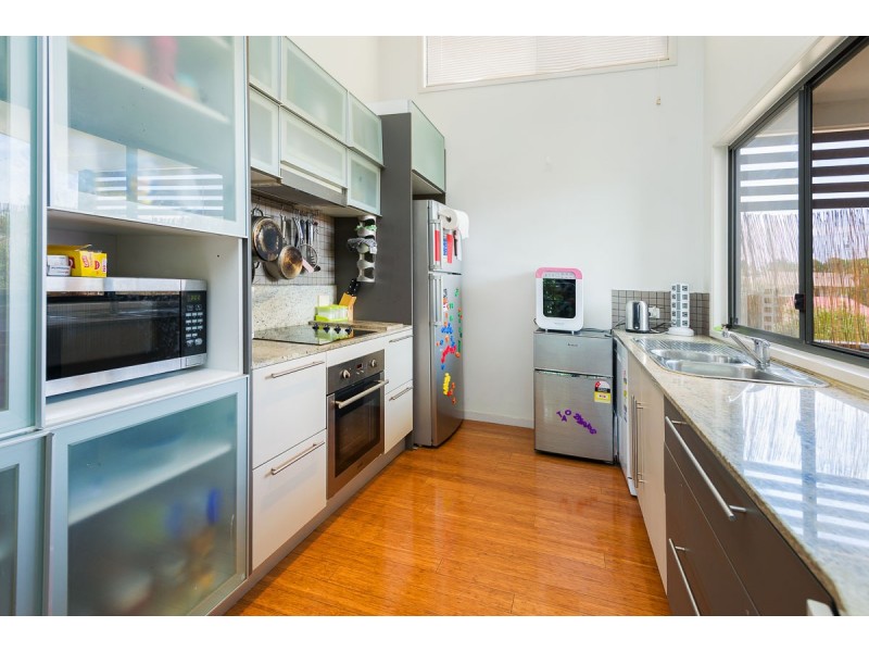 1/30 Broad Street, Labrador QLD 4215