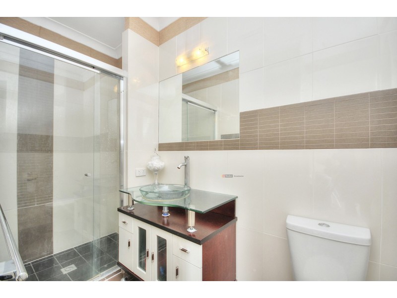 1/30 Broad Street, Labrador QLD 4215