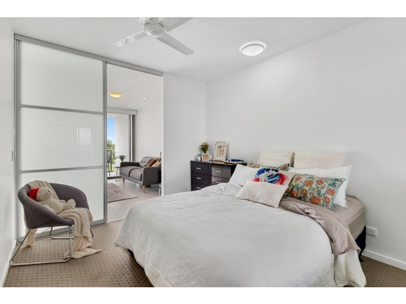 502/17 Bath Street, Labrador QLD 4215