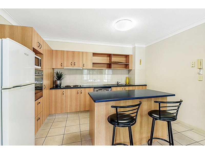 1/18-22 Parker Street, Labrador QLD 4215