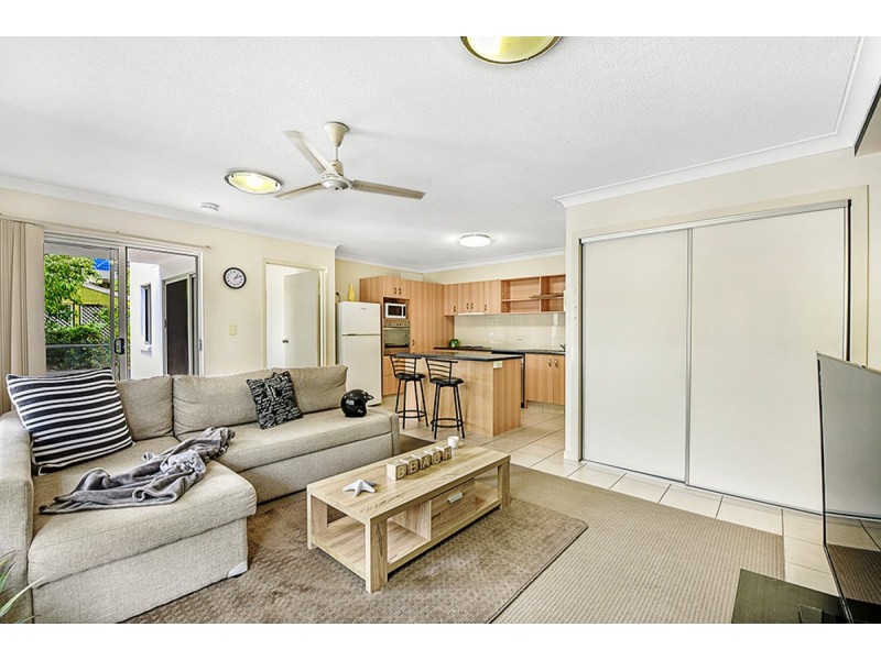 1/18-22 Parker Street, Labrador QLD 4215