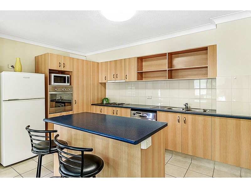 1/18-22 Parker Street, Labrador QLD 4215