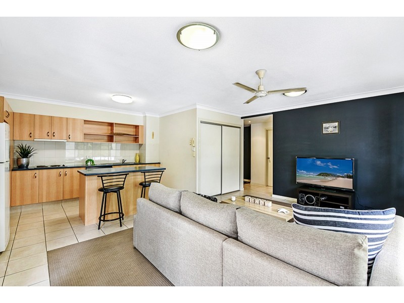 1/18-22 Parker Street, Labrador QLD 4215