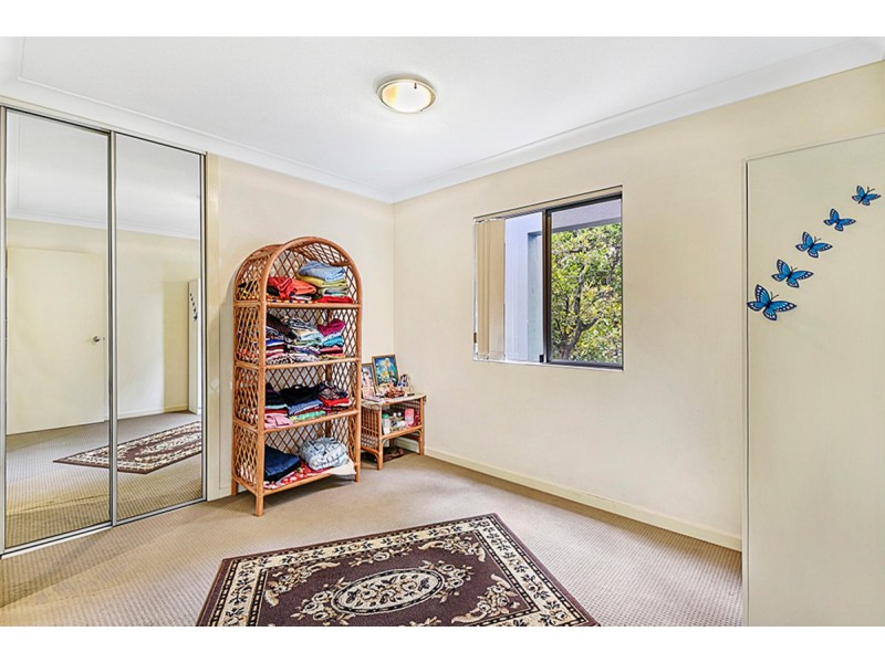 1/18-22 Parker Street, Labrador QLD 4215
