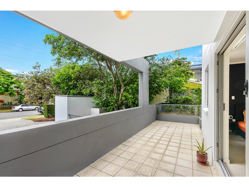 1/18-22 Parker Street, Labrador QLD 4215