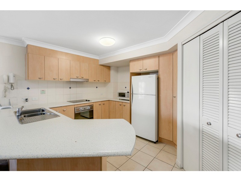 307/392 Marine Parade, Labrador QLD 4215