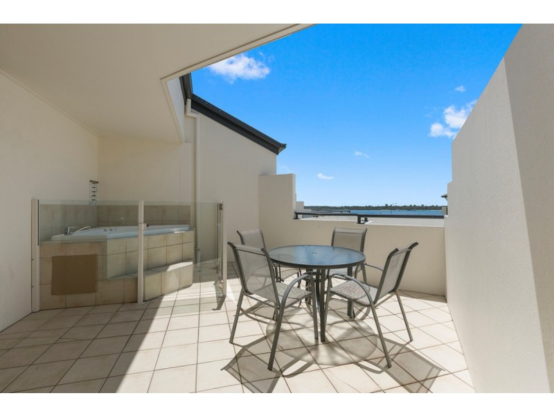 307/392 Marine Parade, Labrador QLD 4215