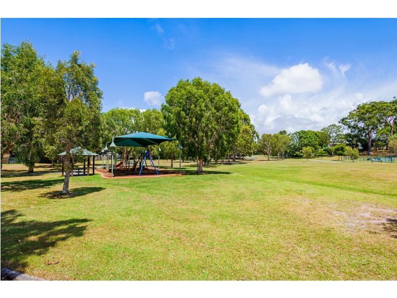 1/35 Brown Street, Labrador QLD 4215