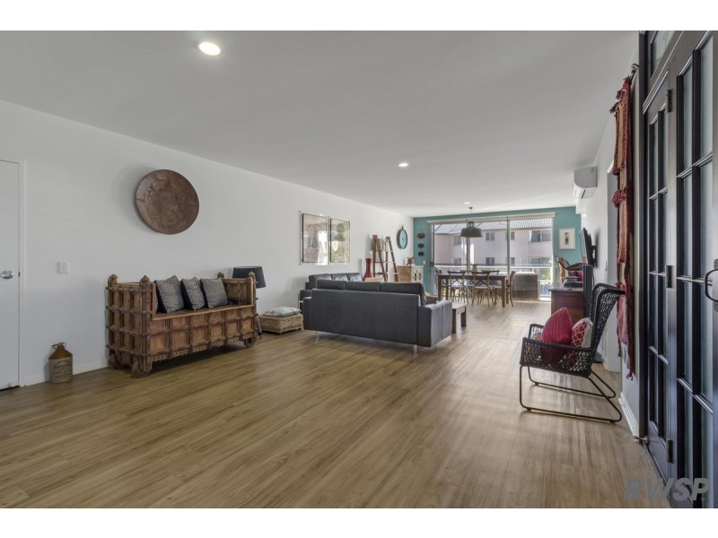6/8-10 Victor Avenue, Paradise Point QLD 4216