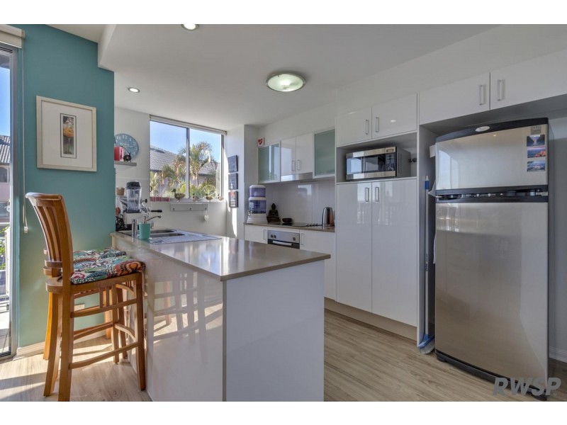 6/8-10 Victor Avenue, Paradise Point QLD 4216