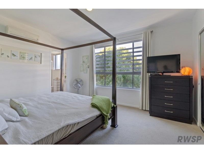 6/8-10 Victor Avenue, Paradise Point QLD 4216