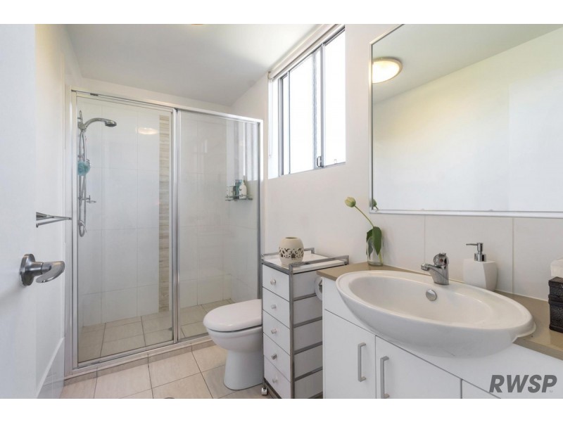 6/8-10 Victor Avenue, Paradise Point QLD 4216