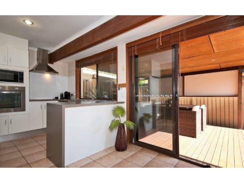 1/15 Morinda Way, Labrador QLD 4215