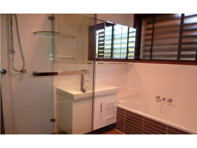 1/15 Morinda Way, Labrador QLD 4215