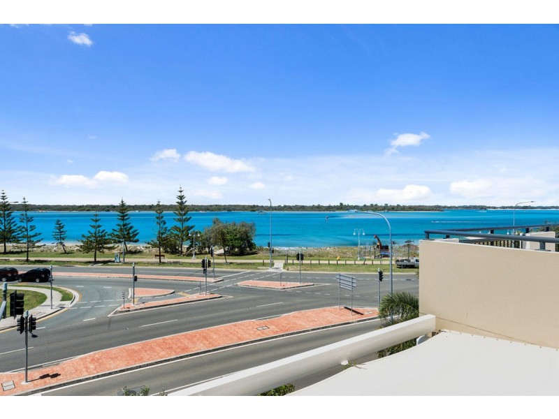 312/392 Marine Parade, Labrador QLD 4215