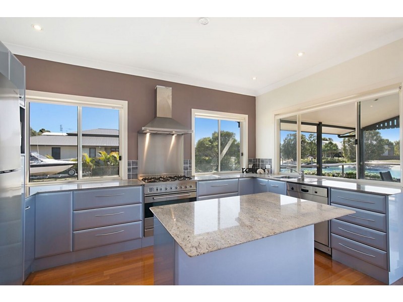 9 Doeblin Drive, South Stradbroke QLD 4216