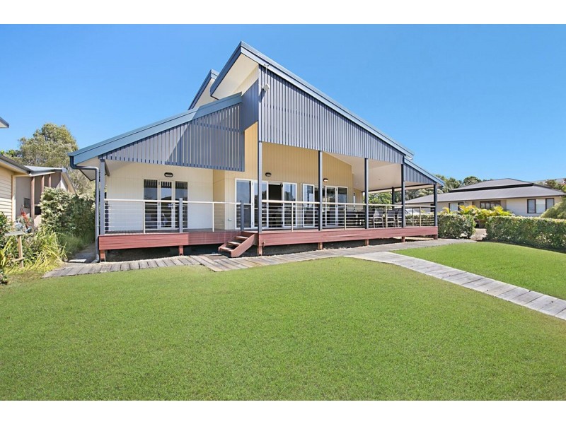 9 Doeblin Drive, South Stradbroke QLD 4216
