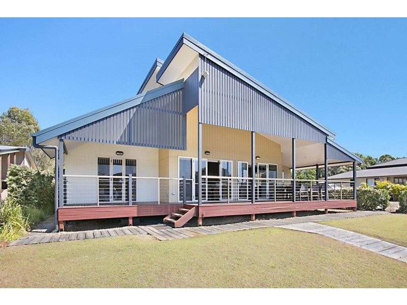 9 Doeblin Drive, South Stradbroke QLD 4216