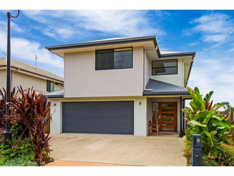 4 Halyard Crescent, Hope Island QLD 4212