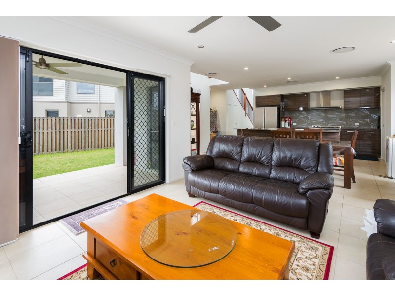 4 Halyard Crescent, Hope Island QLD 4212