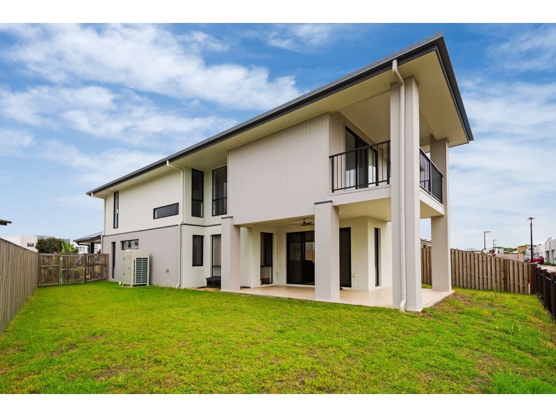 4 Halyard Crescent, Hope Island QLD 4212