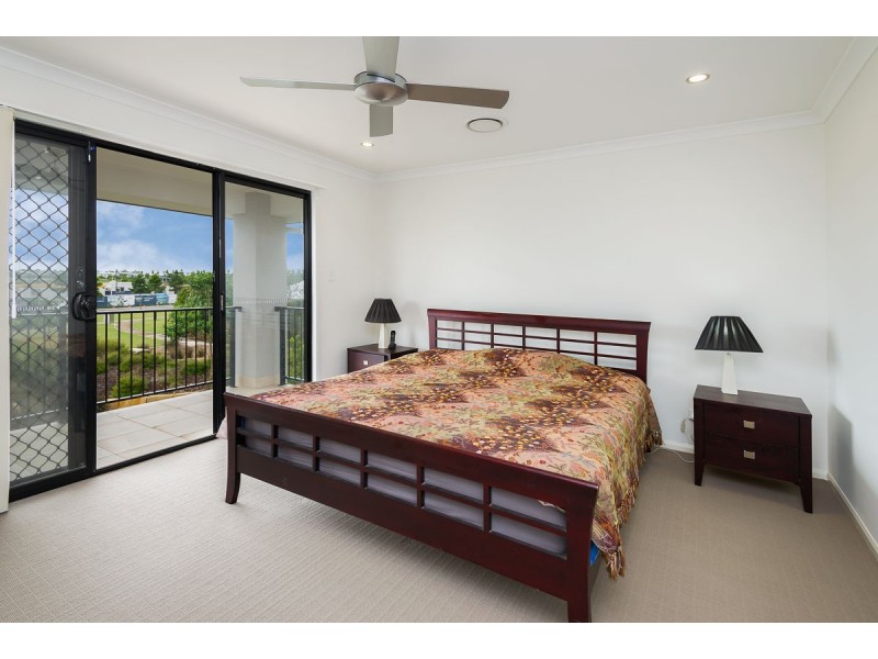 4 Halyard Crescent, Hope Island QLD 4212