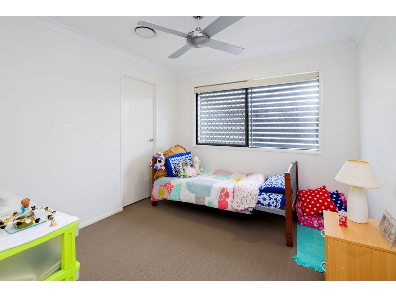 4 Halyard Crescent, Hope Island QLD 4212