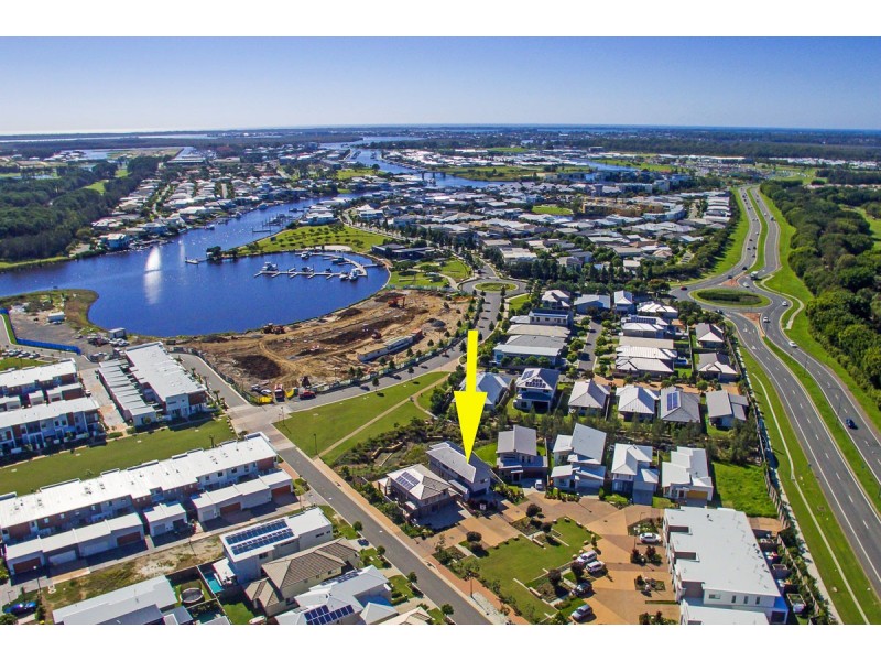 4 Halyard Crescent, Hope Island QLD 4212