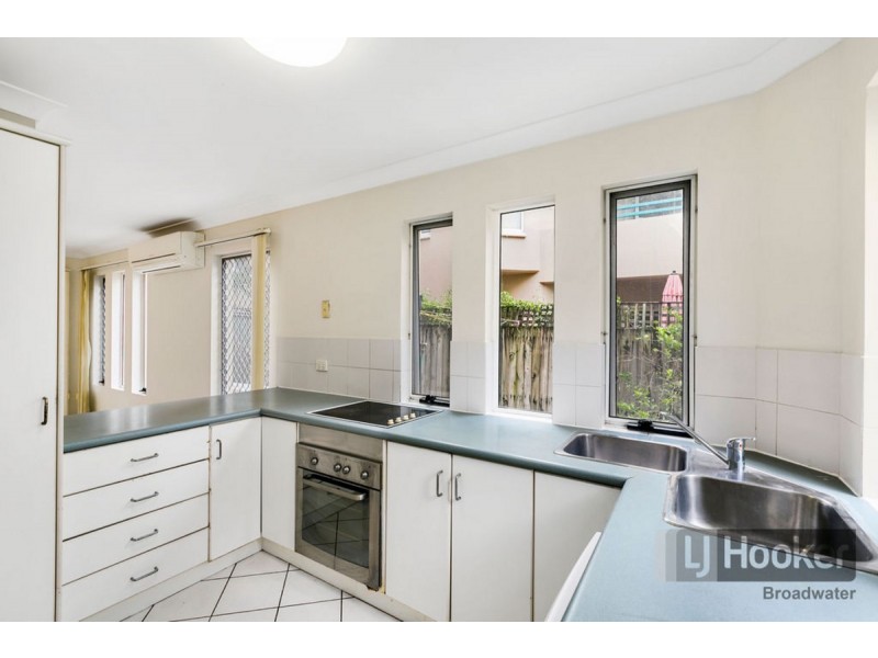 2/16 Hollywell Road, Biggera Waters QLD 4216