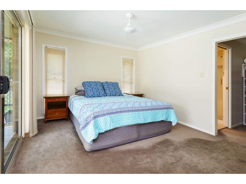 2/11 Woodlands Way, Parkwood QLD 4214