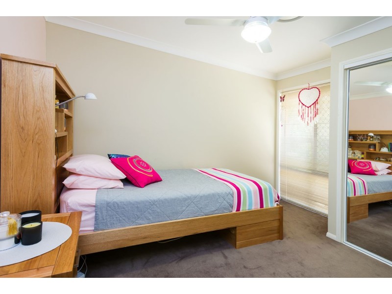 2/11 Woodlands Way, Parkwood QLD 4214