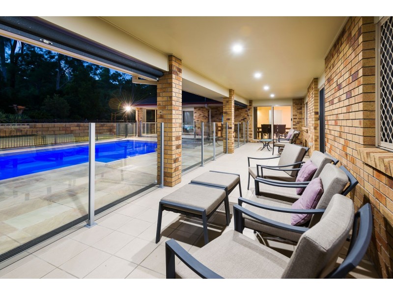 2/11 Woodlands Way, Parkwood QLD 4214