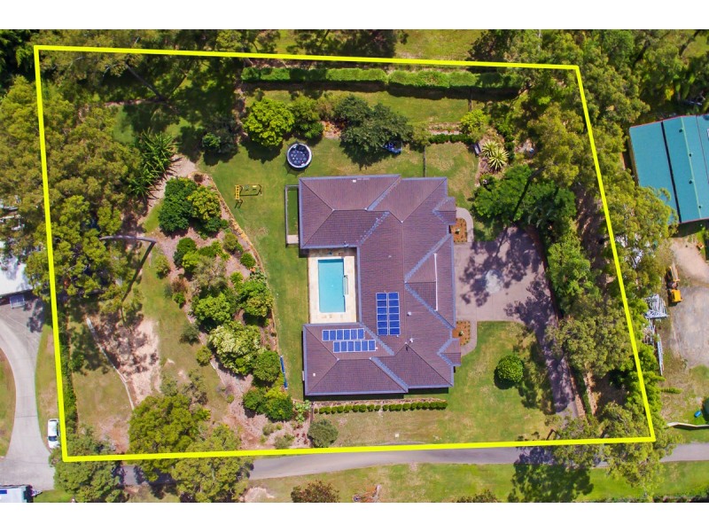 2/11 Woodlands Way, Parkwood QLD 4214