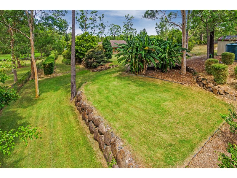 2/11 Woodlands Way, Parkwood QLD 4214