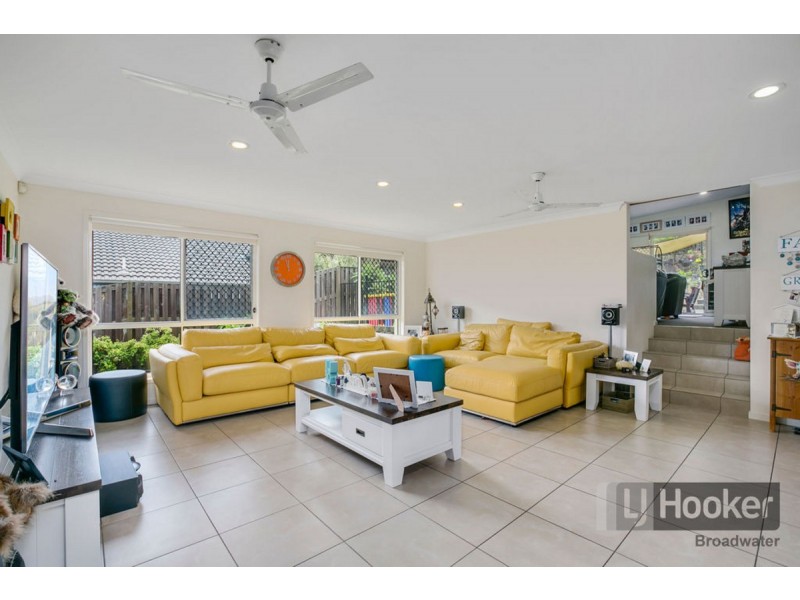 8 Sandow Street, Pacific Pines QLD 4211