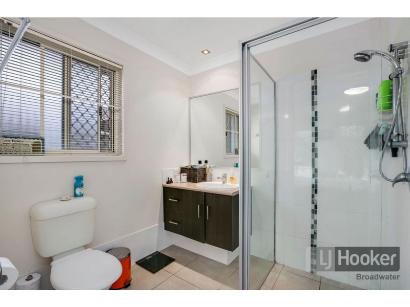 8 Sandow Street, Pacific Pines QLD 4211