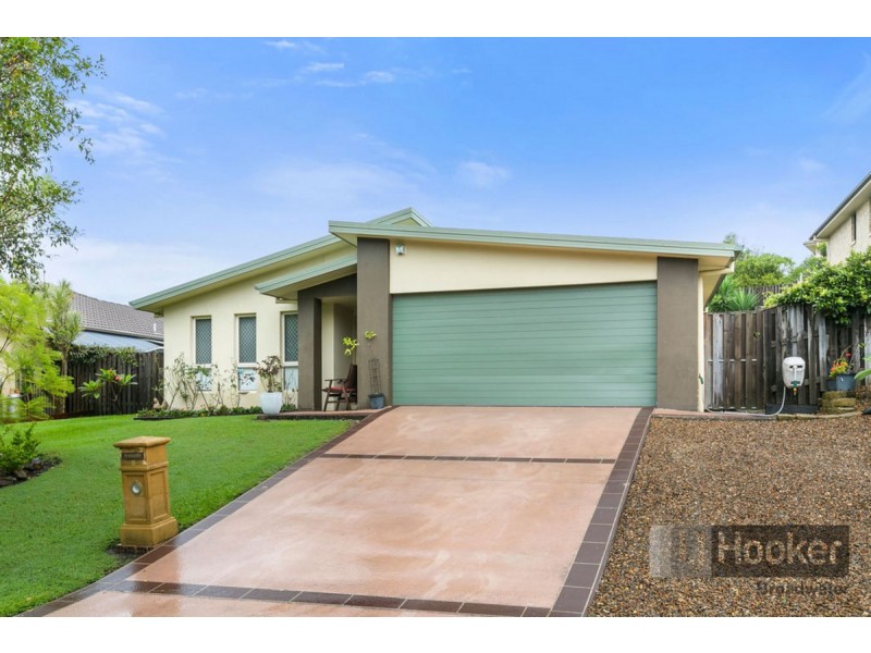 8 Sandow Street, Pacific Pines QLD 4211
