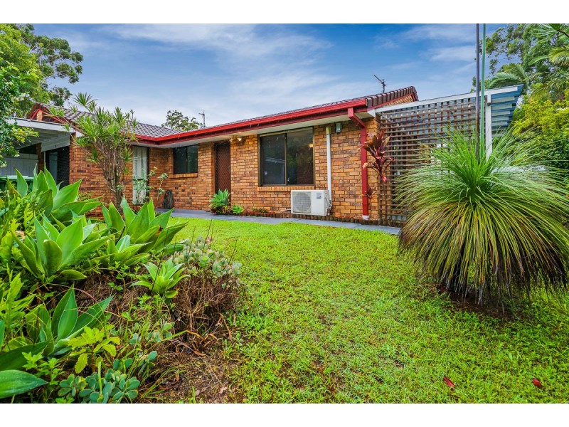 2/2 Morinda Way, Labrador QLD 4215
