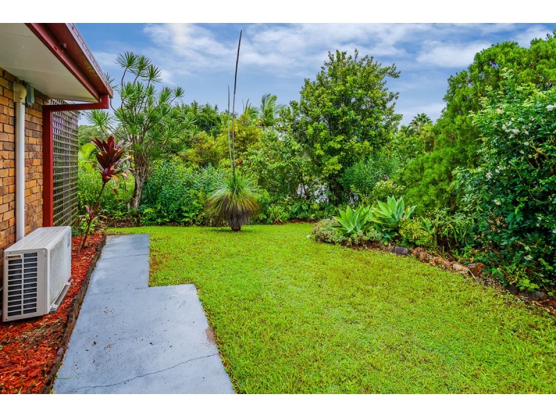2/2 Morinda Way, Labrador QLD 4215